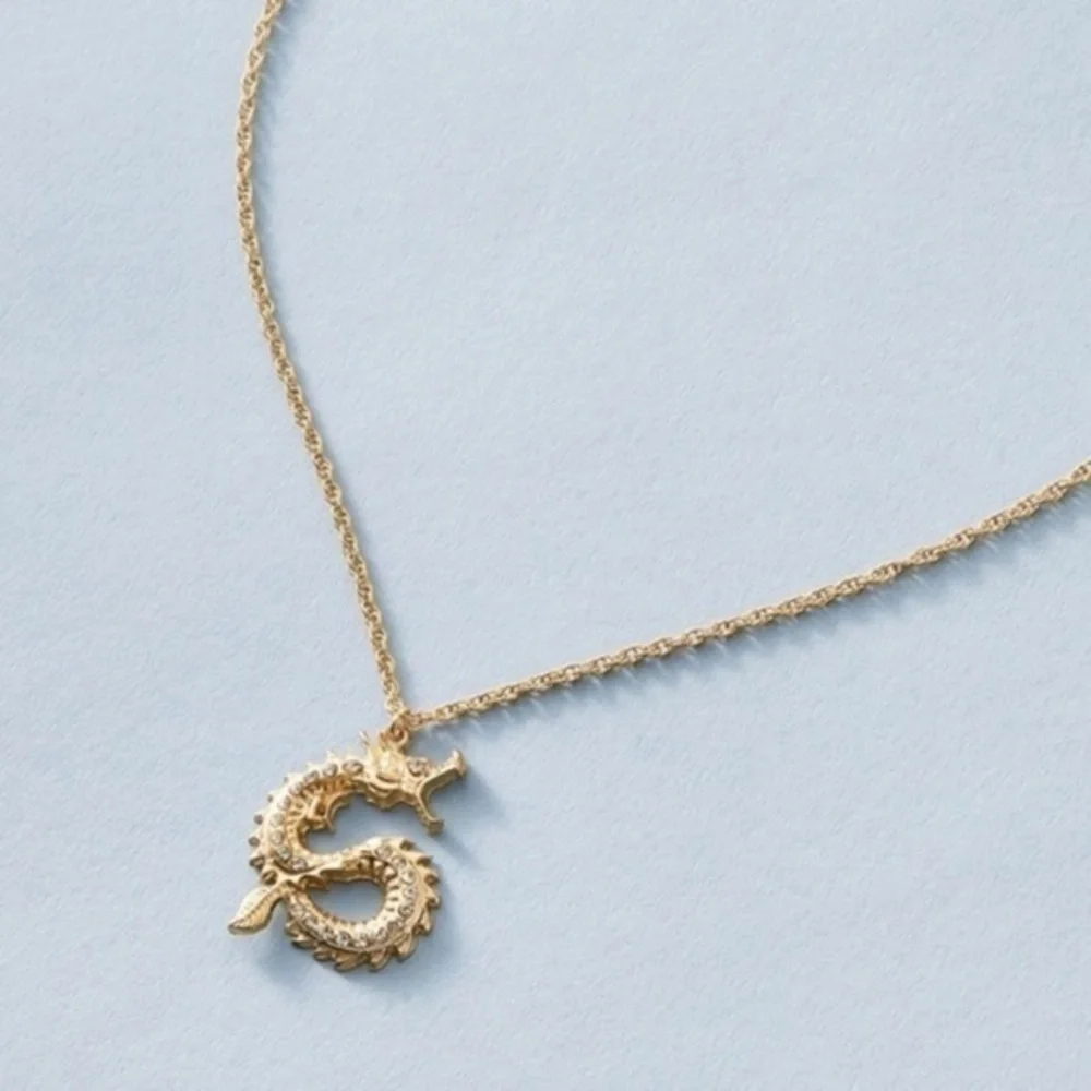 3/$30 💛 Dragon Pendant Necklace